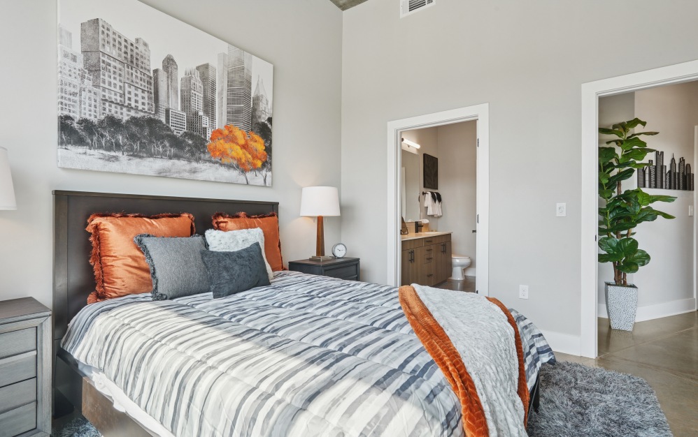 B7 - 2 bedroom floorplan layout with 2 bathrooms and 981 square feet